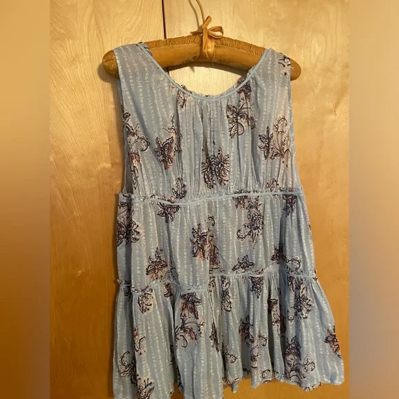 NWOT! Free People light blue floral romper. XS, Medium. Pockets! - Picture 8 of 16